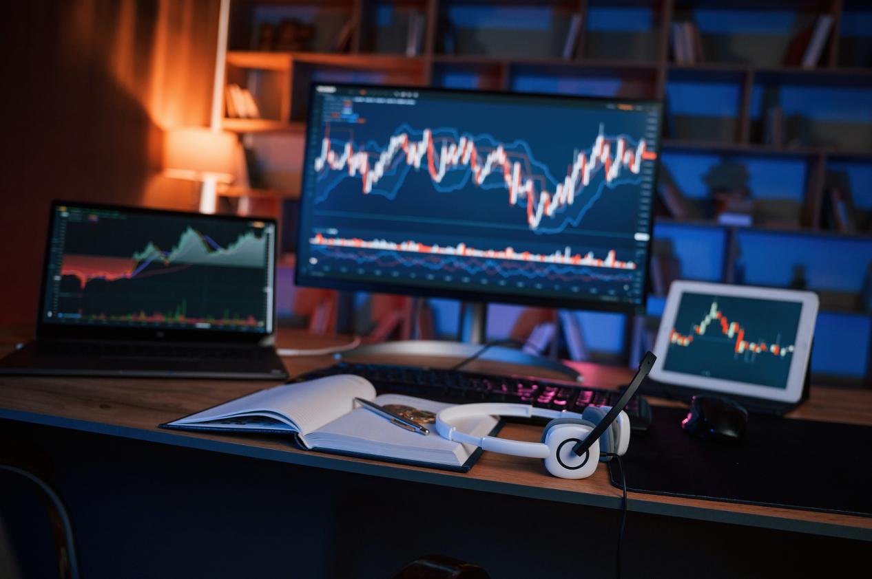 金融投资新范式:跟单交易系统如何重塑散户生态?