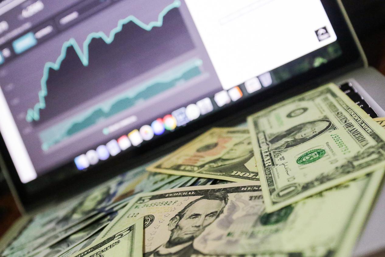 如何让投资新手秒变顶级交易员？揭秘跟单系统的利与弊！