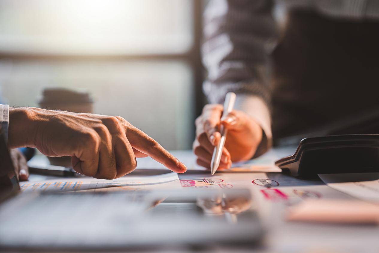 从工具到伙伴:选对外汇平台,走稳交易之路