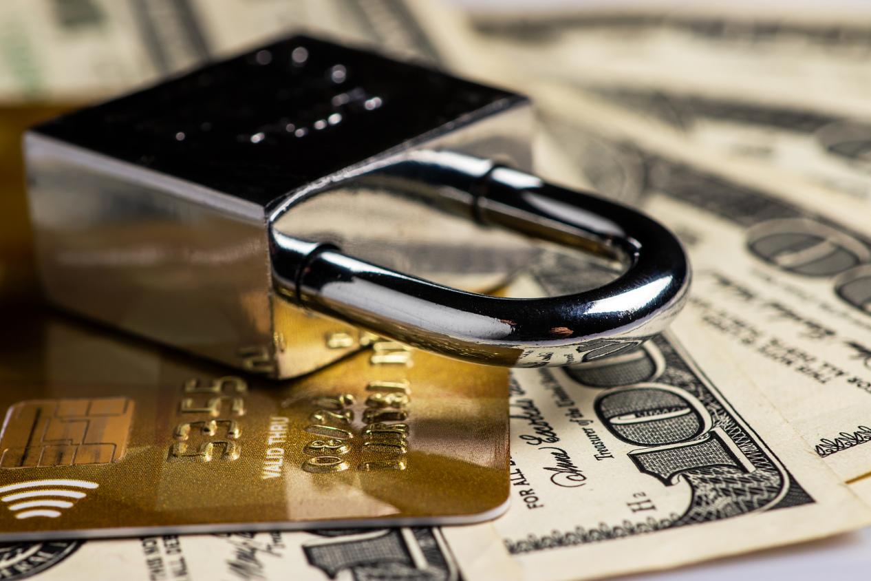 负余额保护：不是承诺盈利，而是限制下行边界