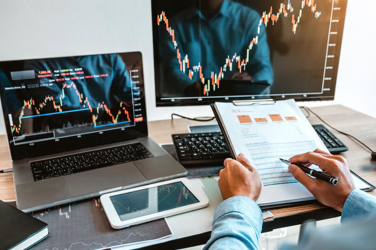 后见之明如何悄然侵蚀交易学习力