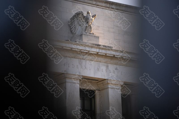 会议纪要显示 美联储官员在上次会议上对过快降息表示谨慎
